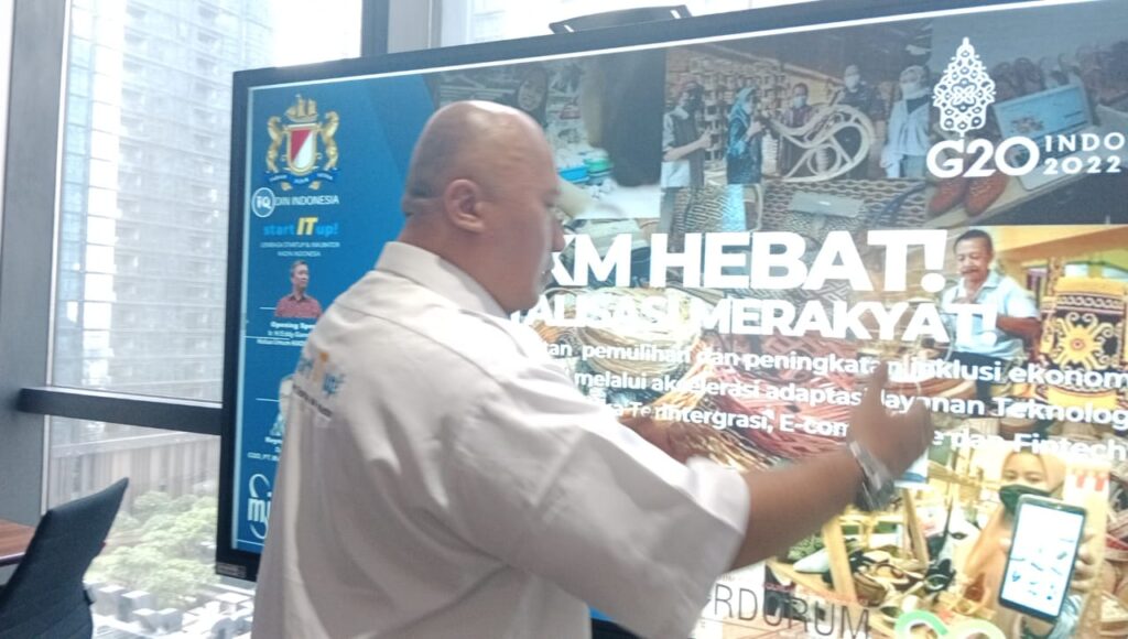 2c81ce8e-da54-49d4-995d-ebc452f33de8