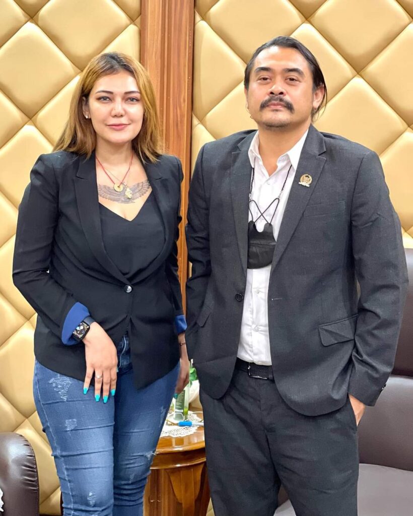 69ebac20-ab5b-40cc-ba09-9fa50a352810